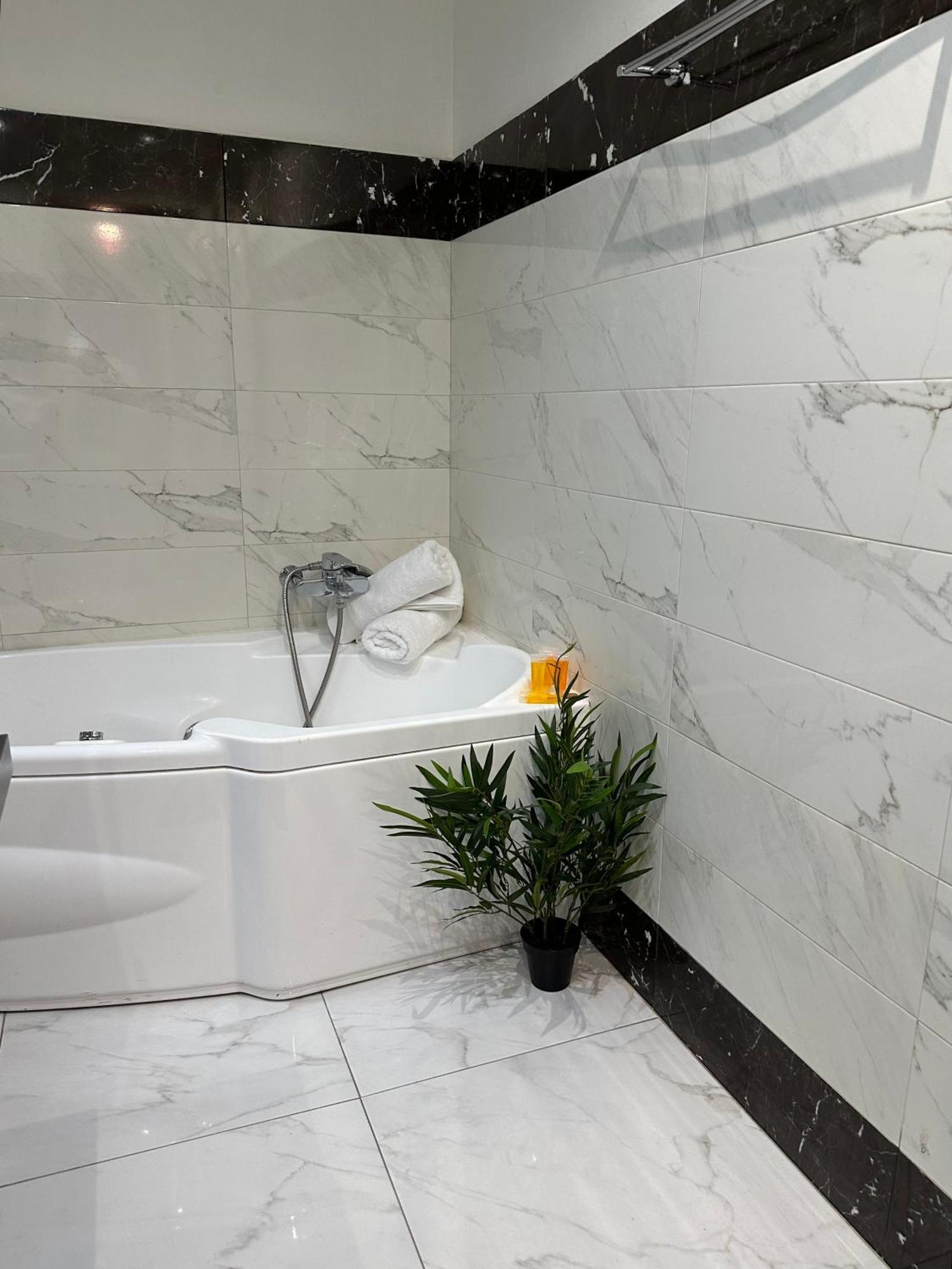 2 Bd Apt In Syntagma With Acropolis View Athènes Extérieur photo